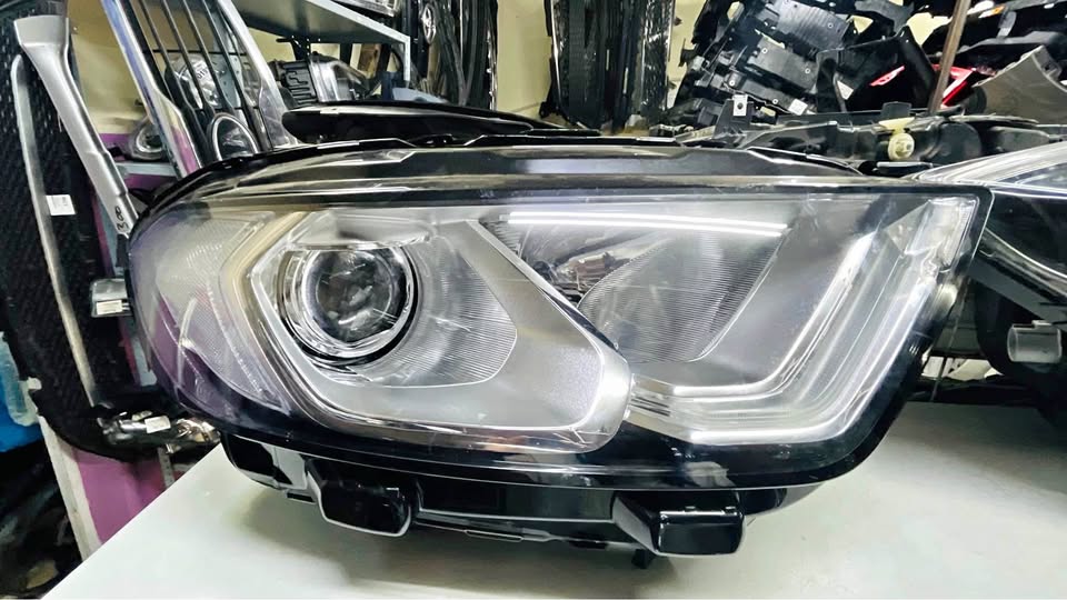 Ford EcoSport headlight - Private Seller Ford EcoSport headlight - Private Seller
