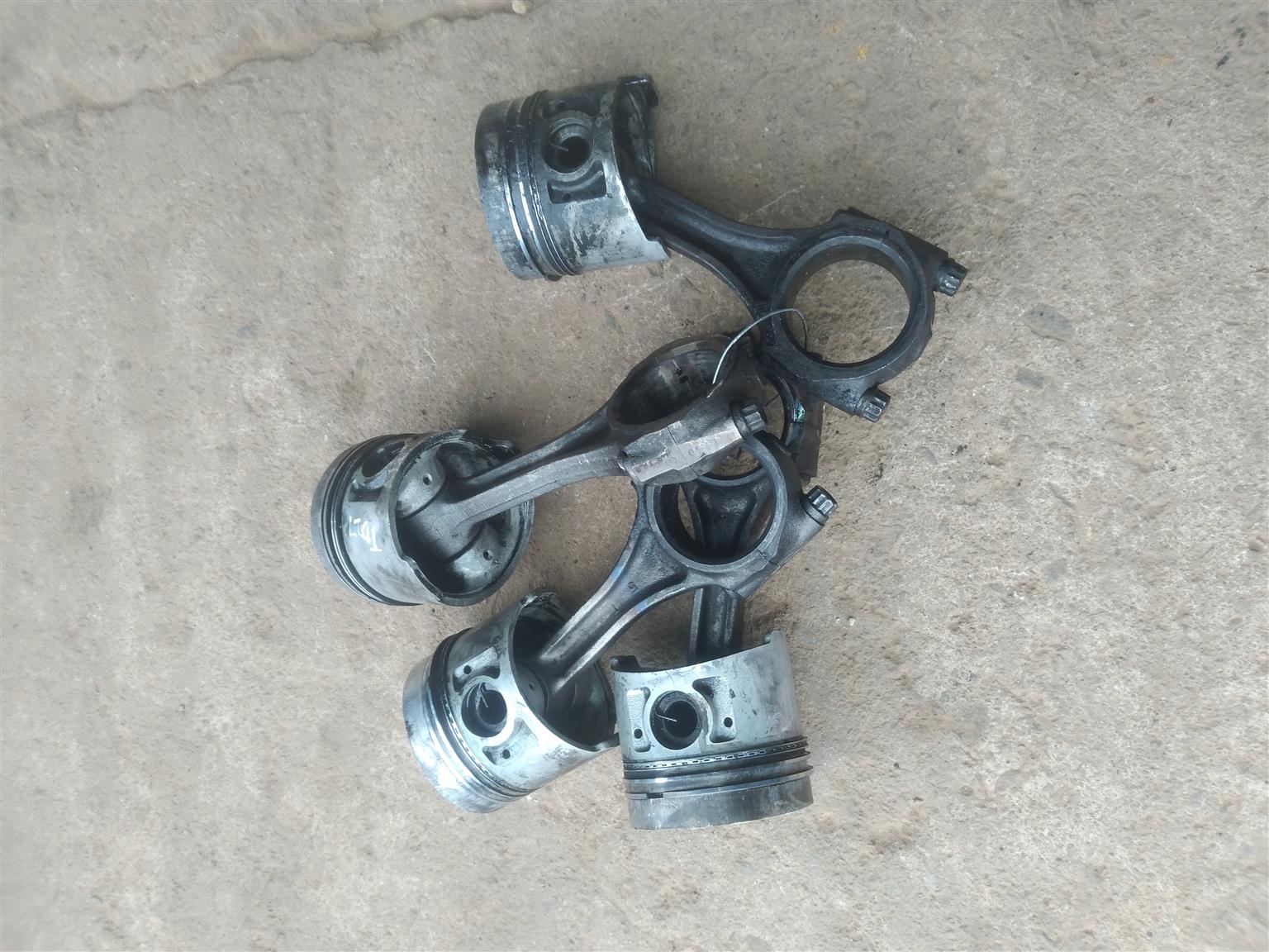 Pistons and conrods Nissan 2.7 for sale - Private Seller