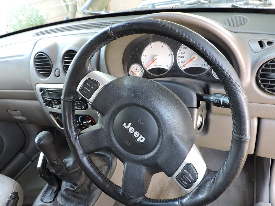 Jeep cherokee steering airbags - Private Seller