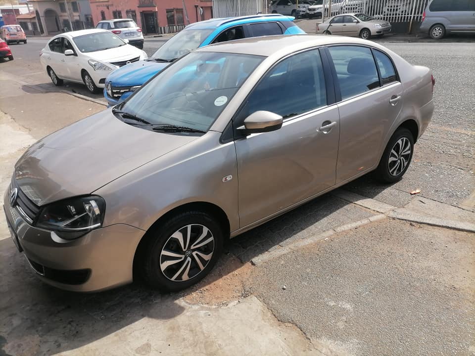 2016 Volkswagen polo vivo 1.4 Sedan Comfortline with a nice interior seat