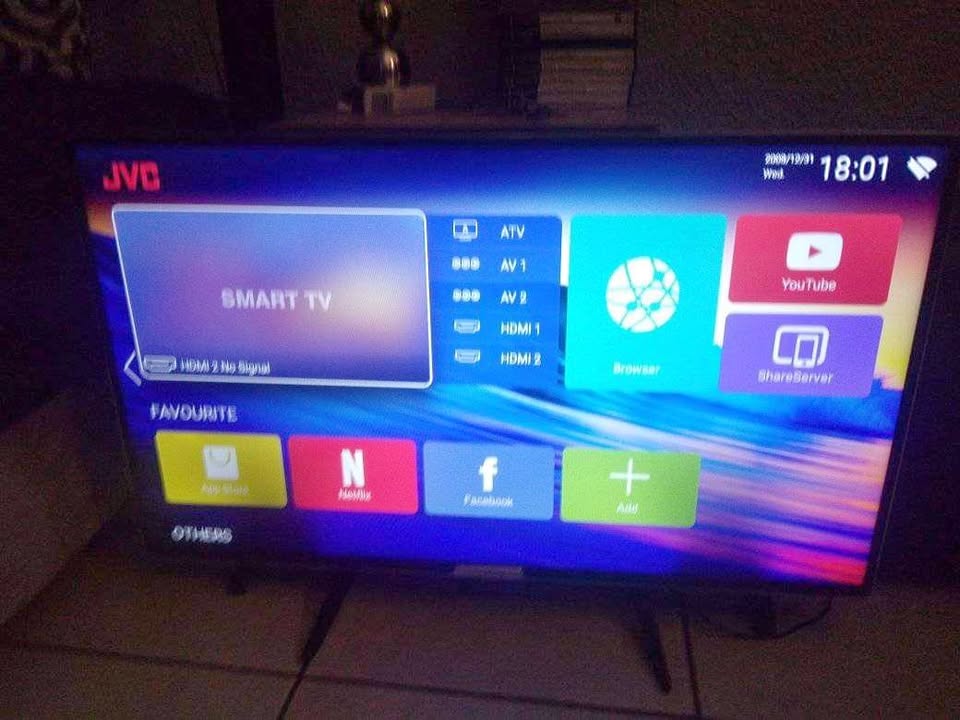 JVC TV Smart 42" . Still new . No problem whatsoever JVC TV Smart 42" . Still new . No problem whatsoever
