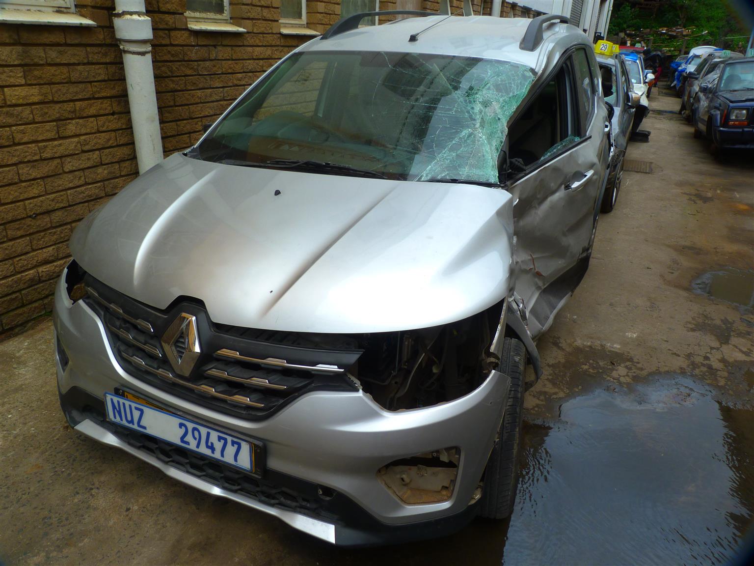 Renault Triber 1,0 Manual - 2020 Spares - Private Seller Renault Triber 1,0 Manual - 2020 Spares - Private Seller