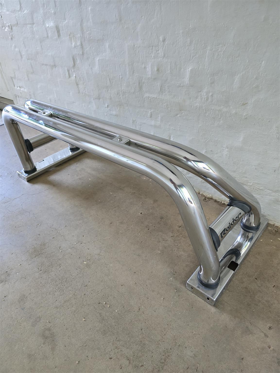 Toyota Raider Roll Bar Stainless Steel - Private Seller Toyota Raider Roll Bar Stainless Steel - Private Seller