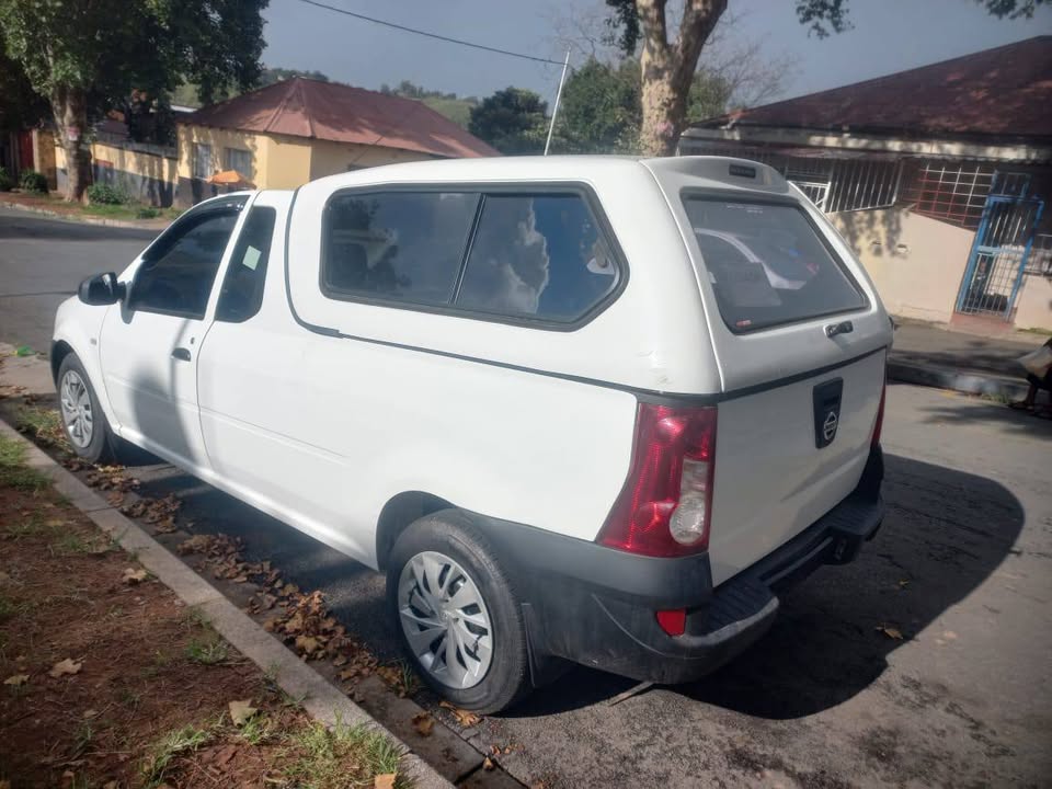 2021 Nissan Np200 bakkie 1.6 Petrol, Manual, White Color, Mileage 32000kms CANOPY.
