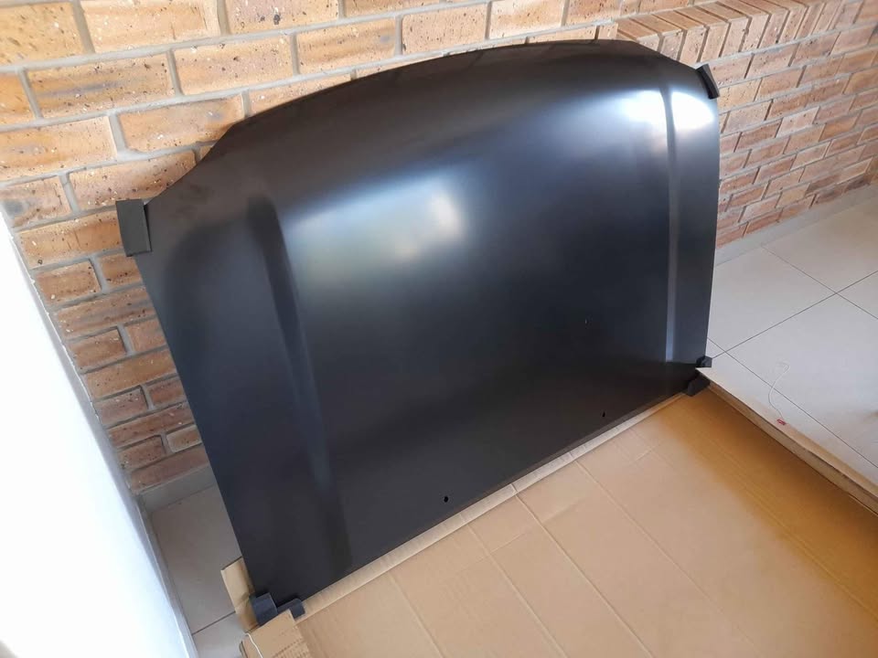 NISSAN HARDBODY NP300 BRAND NEW BONNETS FOR SALE