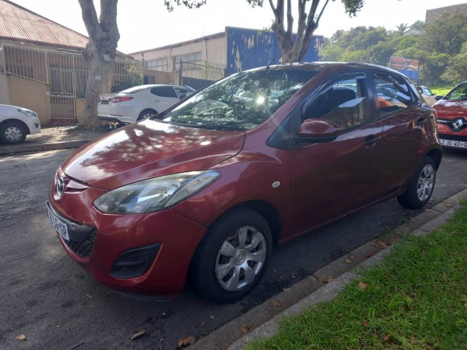 2011 MAZDA 2 1.5 Petrol, Manual, 85k Call Innocent . Maroon Color, Mileage