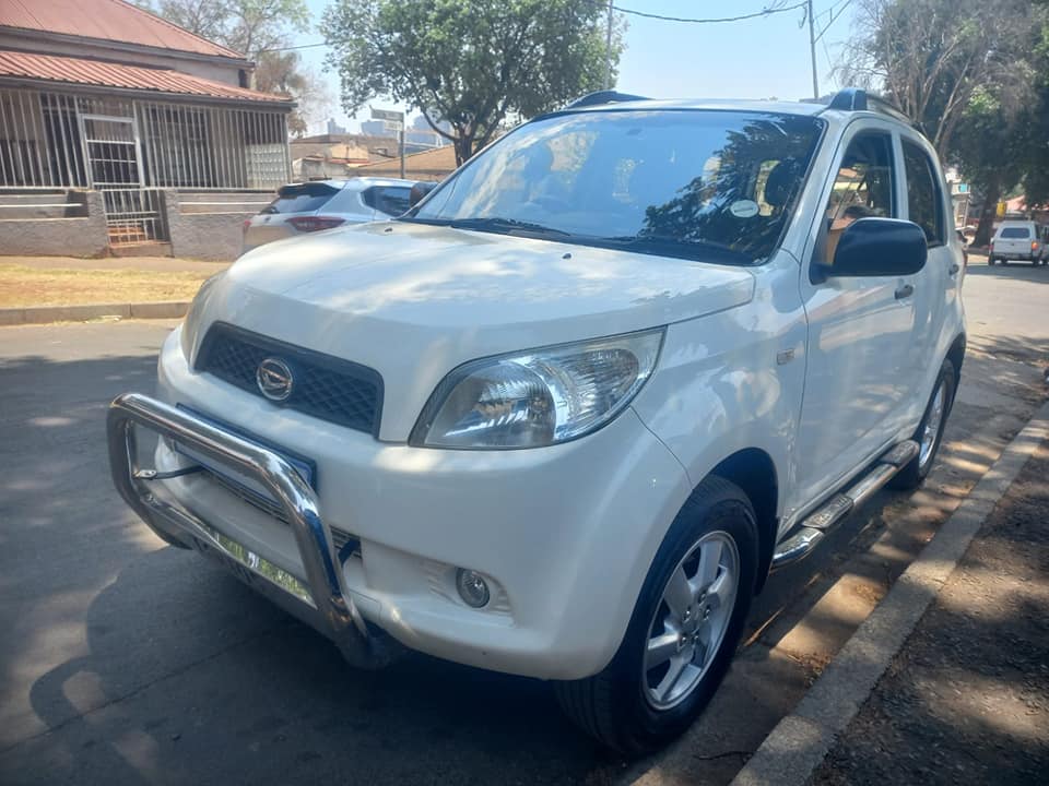 2008 DAIHATSU TERIOS 1.3 PETROL, WHITE COLOR, MILEAGE