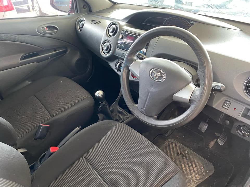 TOYOTA ETIOS 1.5 SPRINT  HATCHBACK  2020