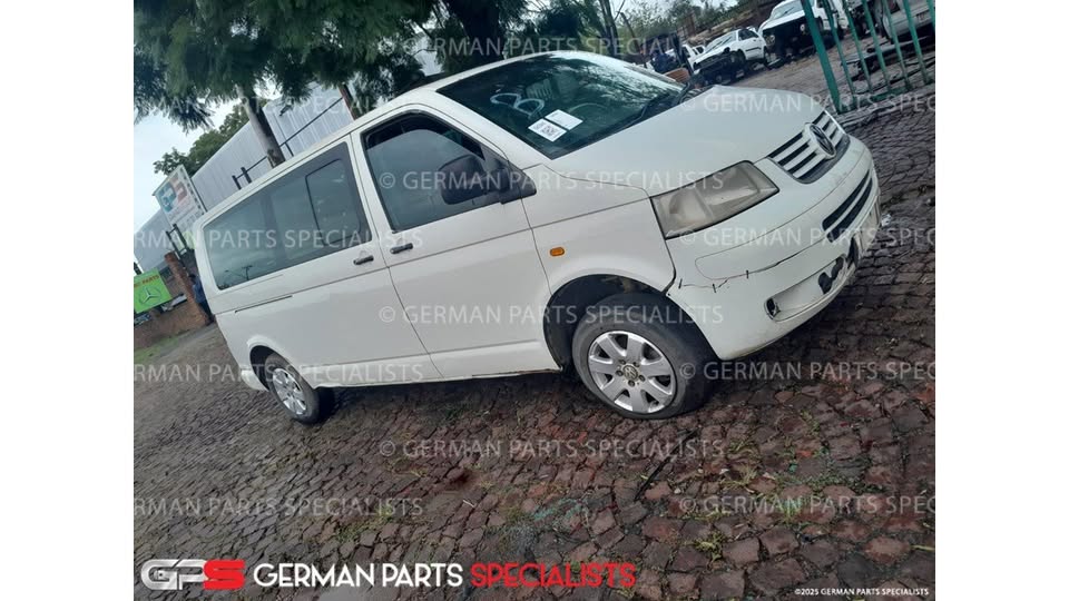 2006 VOLKSWAGEN t5 kombi 2.5 tdi  NOW STRIPPING FOR SPARES - Private Seller