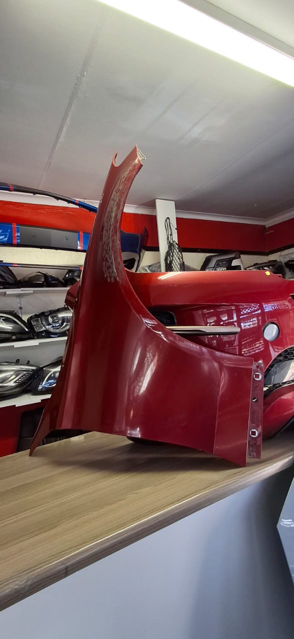 2018 MERCEDES BENZ C-CLASS W205 FENDER RIGHTSIDE IN GOOD CONDITION - Private Seller 2018 MERCEDES BENZ C-CLASS W205 FENDER RIGHTSIDE IN GOOD CONDITION - Private Seller
