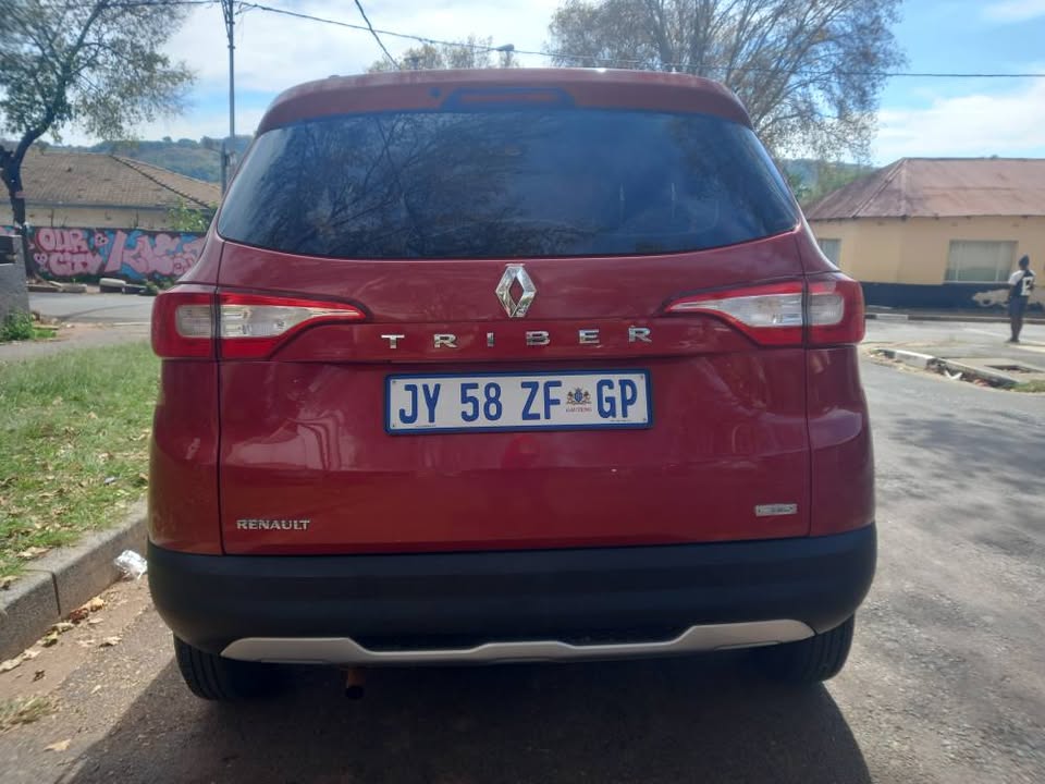 2022 RENAULT TRIBER 1.0 PETROL, MANUAL, RED,
