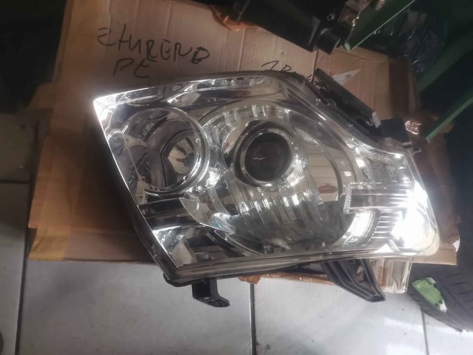 Mitsubishi Pajero 2010 upwards right xenon headlight - Private Seller Mitsubishi Pajero 2010 upwards right xenon headlight - Private Seller