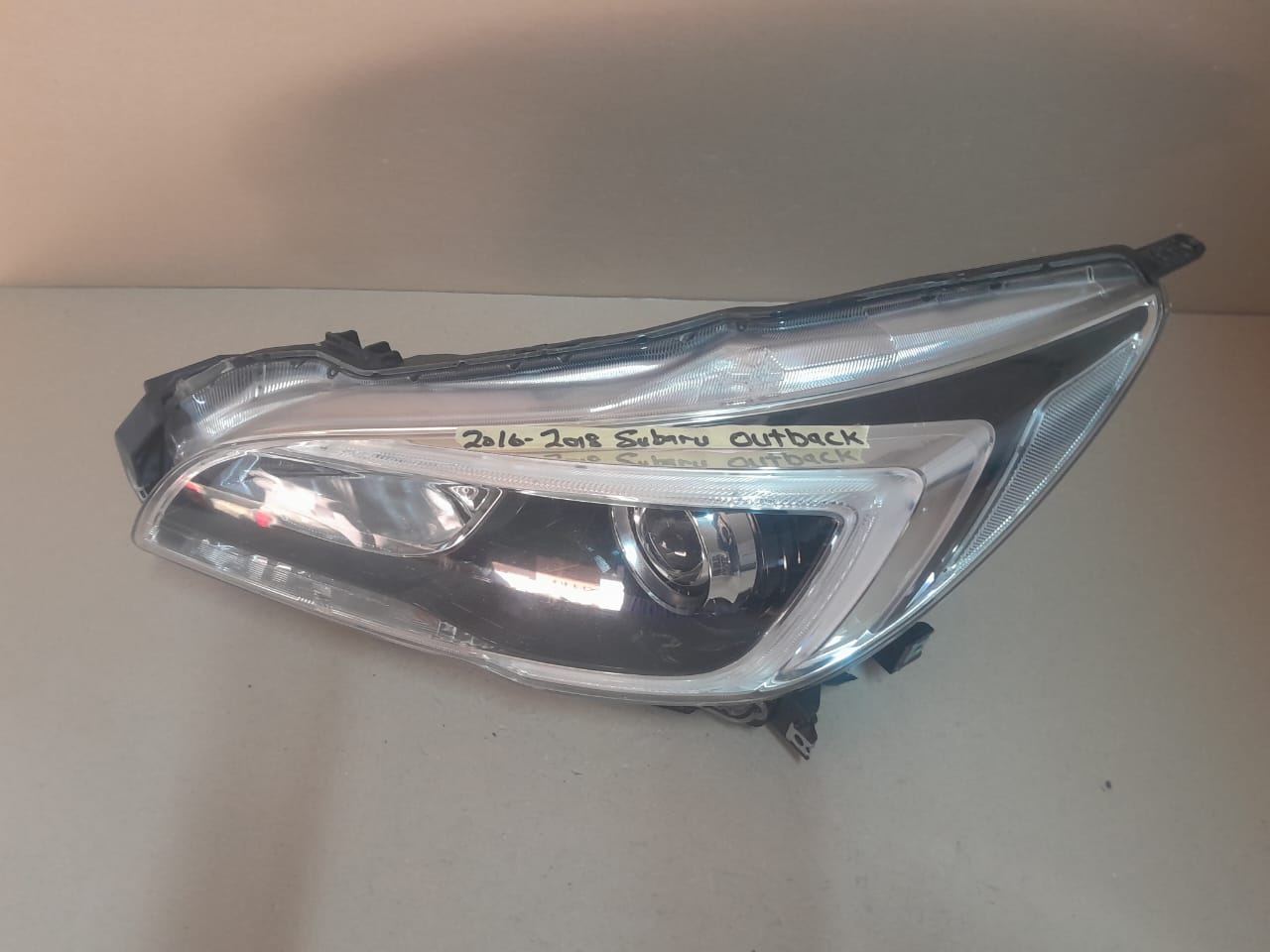 2016-2018 SUBARU OUTBACK LEFT SIDE HEADLIGHT FOR SALE - Private Seller 2016-2018 SUBARU OUTBACK LEFT SIDE HEADLIGHT FOR SALE - Private Seller