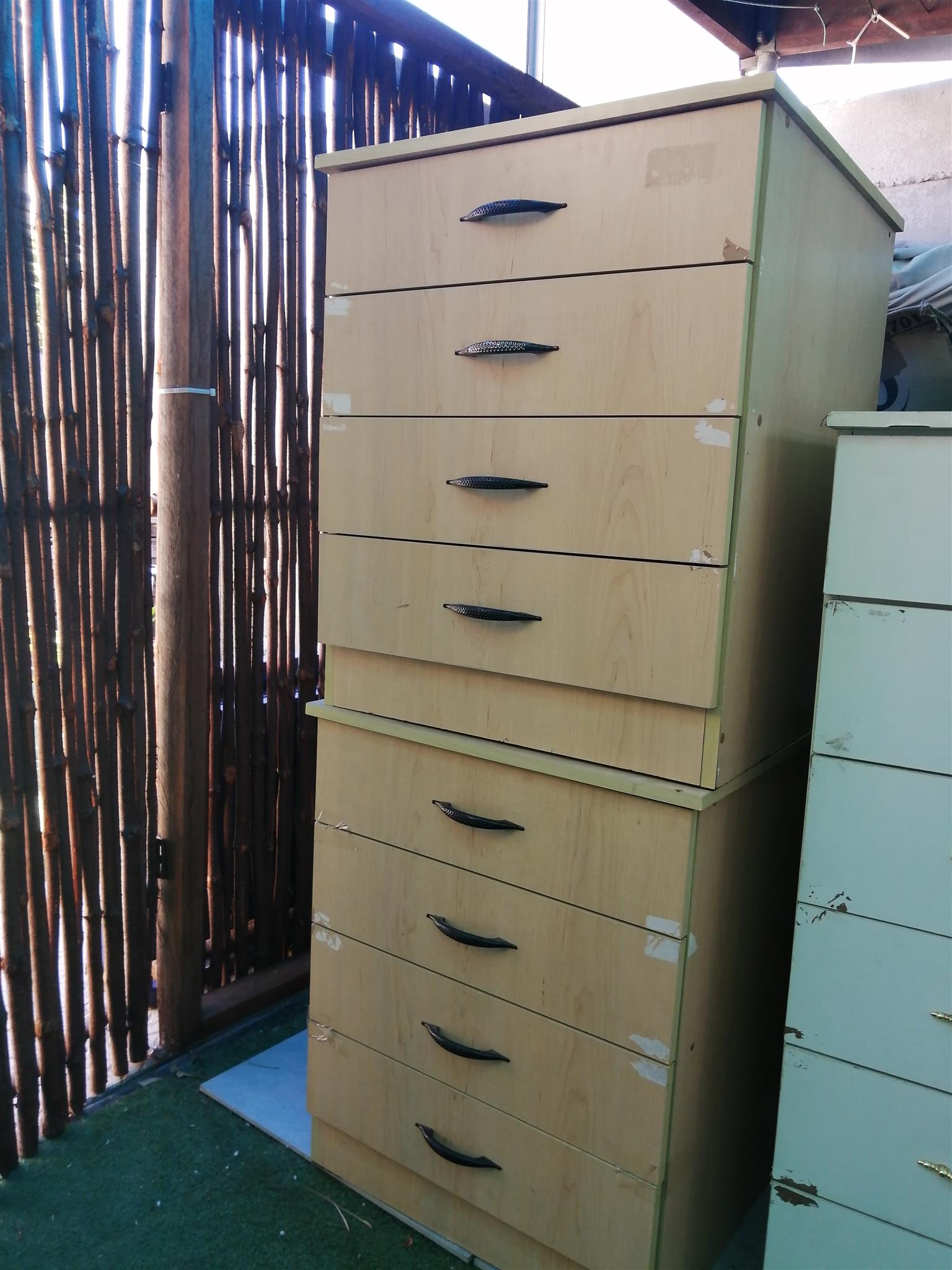 Unit with 4 broad draws x3, incl. 2 cane chairs 