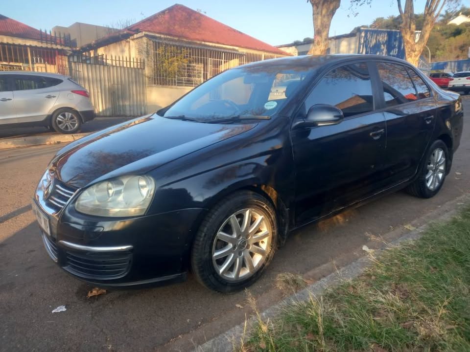 2010 VW Jetta 5 Sedan 1.6 Petrol, Manual, Black, 110000kms