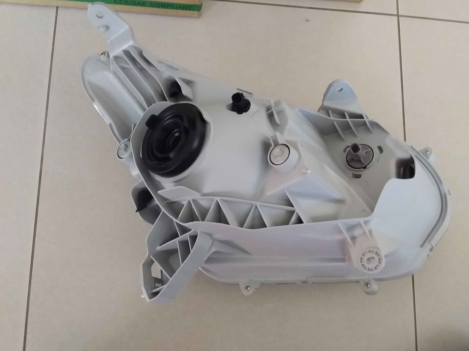 ISUZU FLEETSIDE 2016 /2019 BRAND NEW HEADLIGHTS  FORSALE - Private Seller