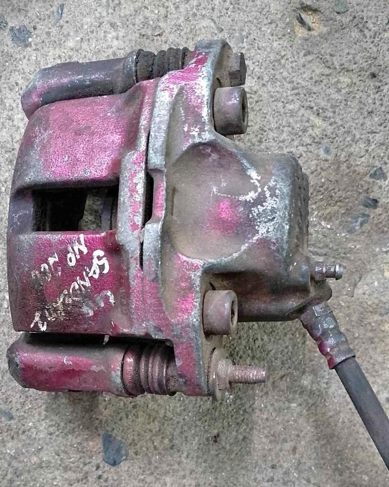 Renault Sandero 2014-2019/Np200 brake caliper - Private Seller Renault Sandero 2014-2019/Np200 brake caliper - Private Seller