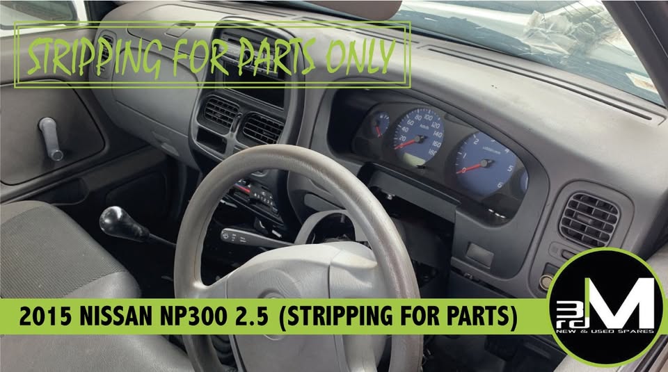 2015 NISSAN NP300 2.5 (STRIPPING FOR PARTS)