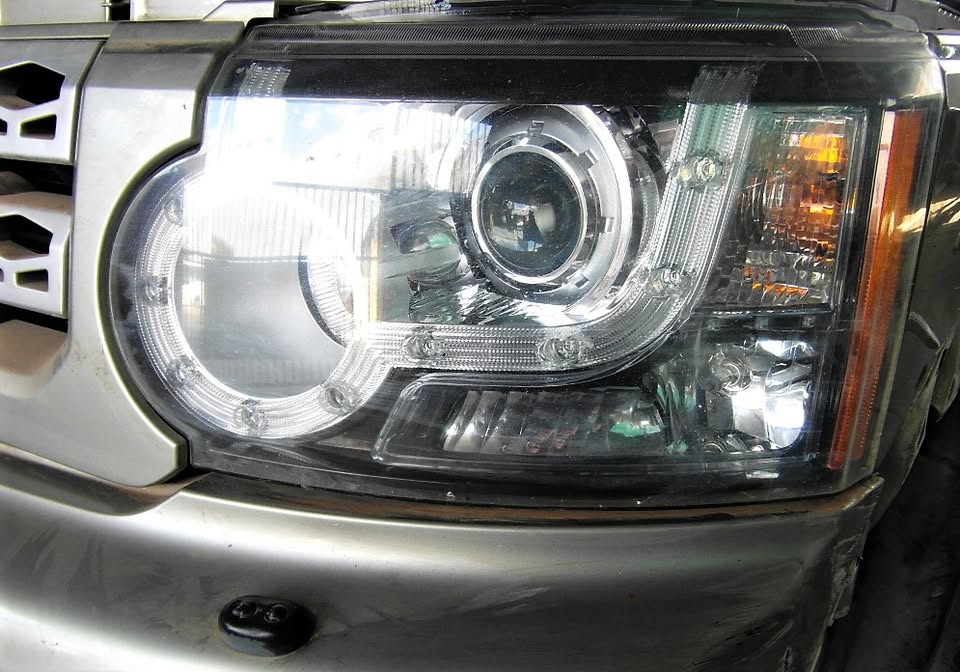 Land Rover Discovery 4 Headlights for sale | AUTO EZI - Private Seller