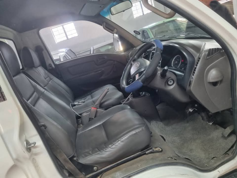 2015 Hyundai H100 2.5 Disiel, Manual 135,000km Mechanically Perfect with Canopy