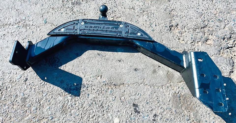 Toyota Fortuner GD6 tow bar - Private Seller Toyota Fortuner GD6 tow bar - Private Seller