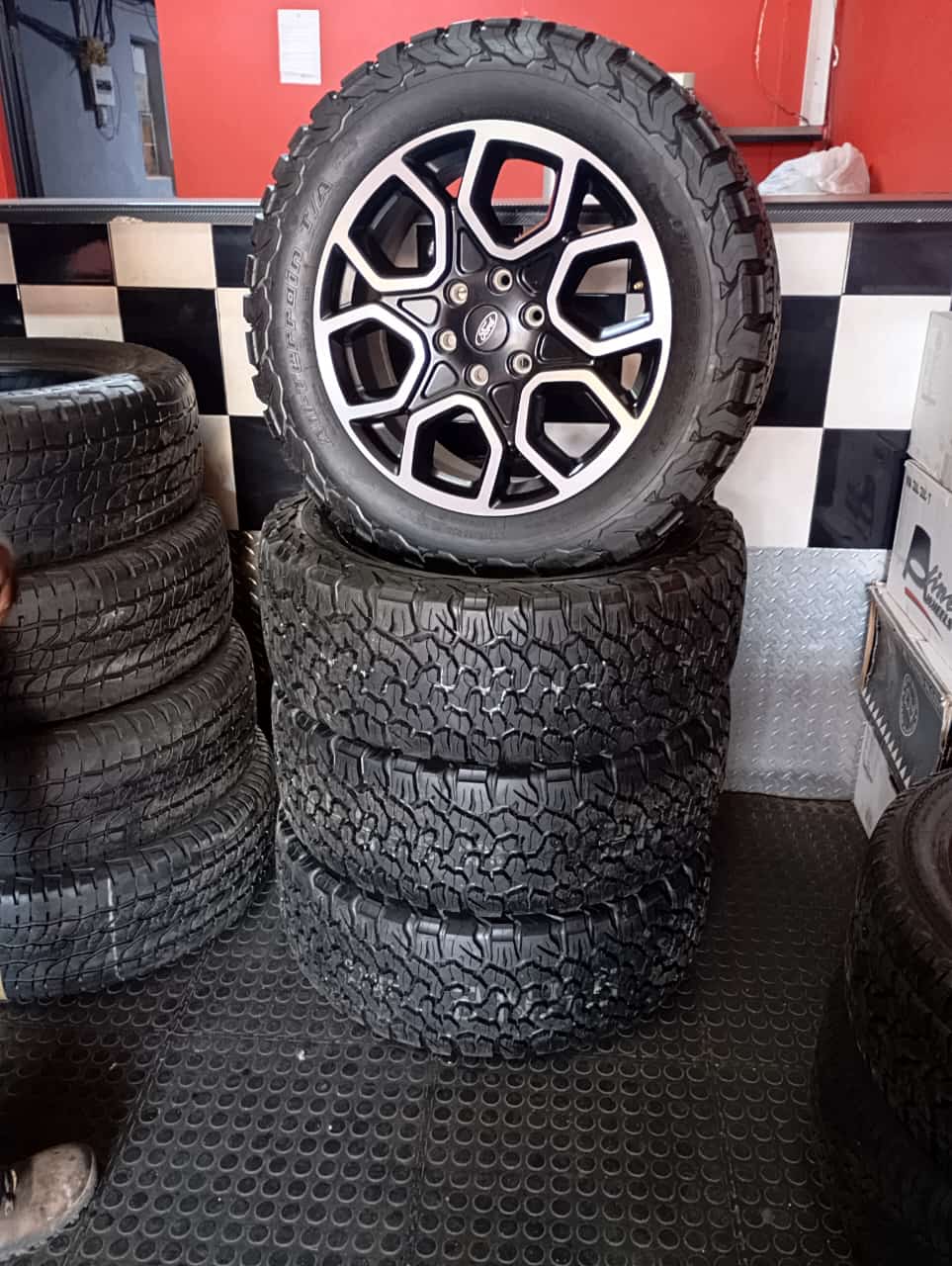 20" Original Ford wildtrack rims with new tyres - Private Seller