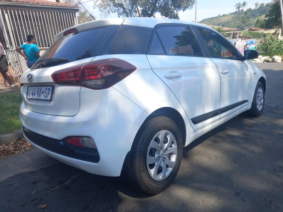 2020 Hyundai i20 Hatchback Engine Capacity 1.2 Petrol Manual Transmission White Color