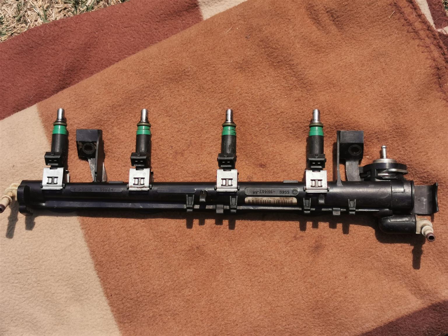 Fuel Rail with injectors Ford Fiesta 1.4 2007