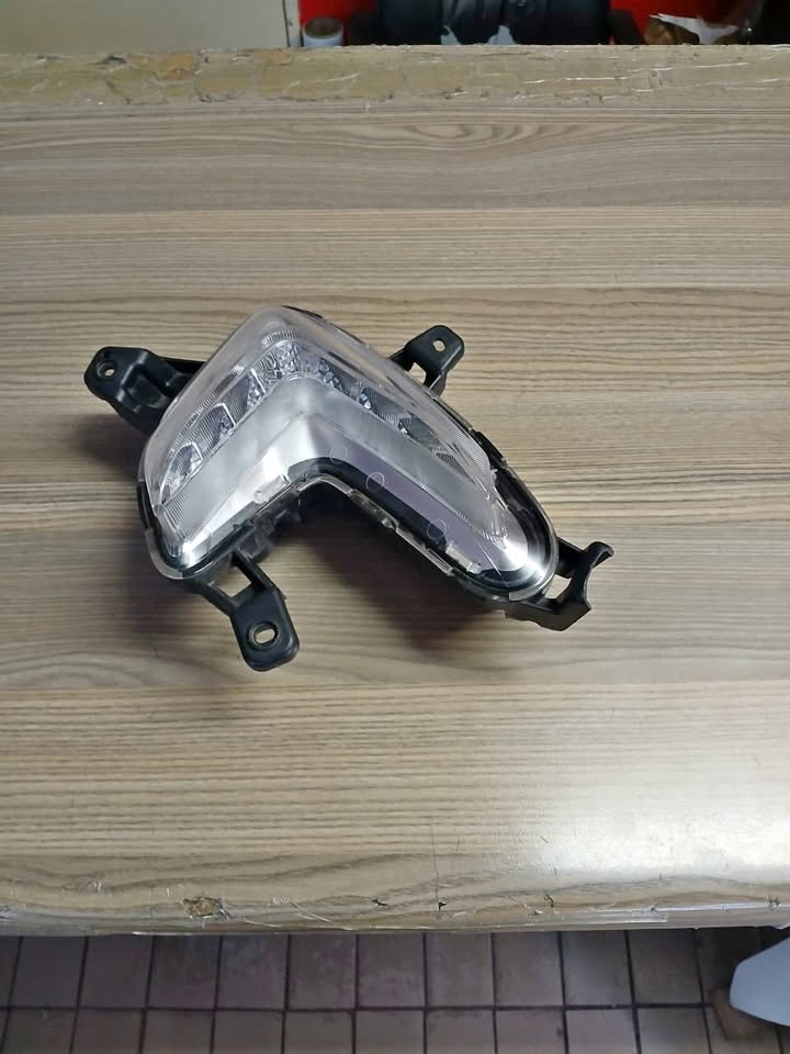 2021 HYUNDAI GRANT I10 DAY RUNNING RIHGT LAMP - Private Seller 2021 HYUNDAI GRANT I10 DAY RUNNING RIHGT LAMP - Private Seller