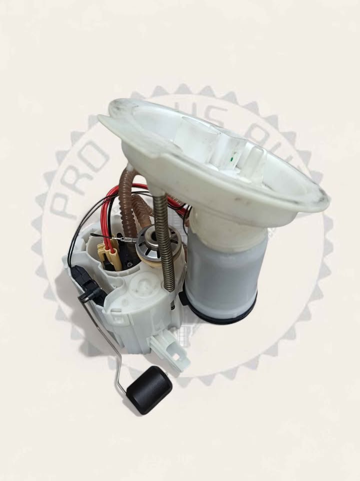 BMW FUEL PETROL PUMP COMPLETE AVAILABLE FOR SALE IN EXCELLENT CONDITION - Private Seller BMW FUEL PETROL PUMP COMPLETE AVAILABLE FOR SALE IN EXCELLENT CONDITION - Private Seller