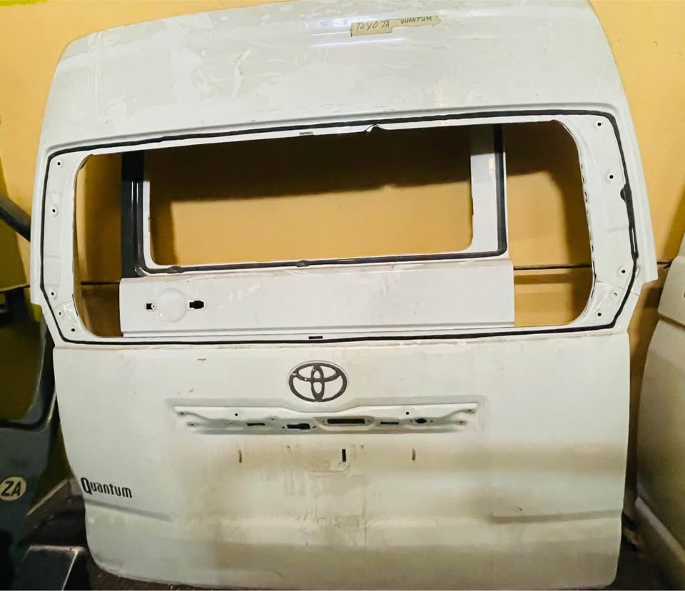 Toyota Quantum tailgate - Private Seller Toyota Quantum tailgate - Private Seller