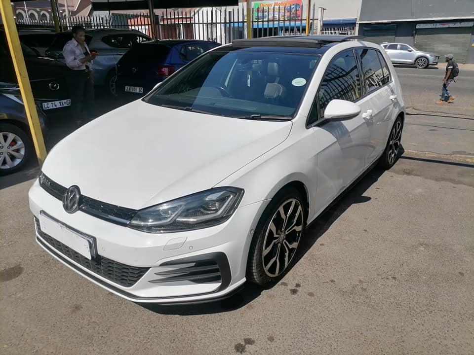 2018 Volkswagen Golf 7 1.4 GTD Sunroof leather seat and Automatic Service book and Reserve Camera