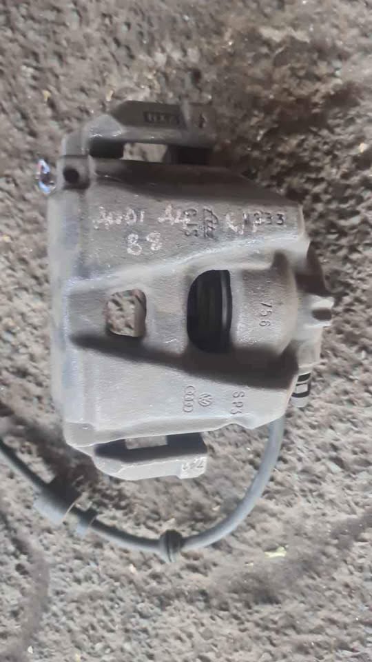 Audi A4 b8 R/F brake caliper