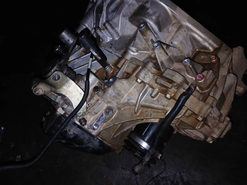 Suzuki etriga manual gearbox new shape - Private Seller Suzuki etriga manual gearbox new shape - Private Seller