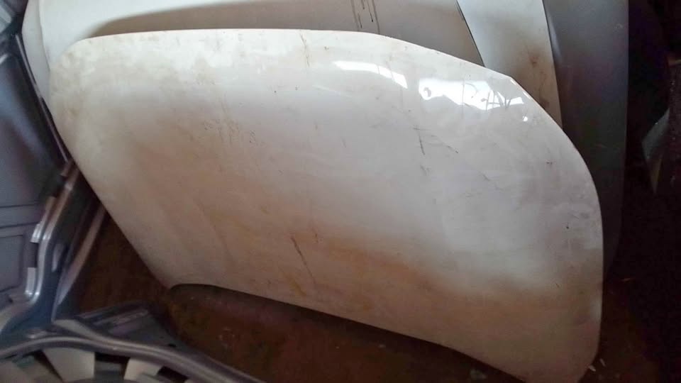 TOYOTA RAV4 bonnet - Private Seller TOYOTA RAV4 bonnet - Private Seller