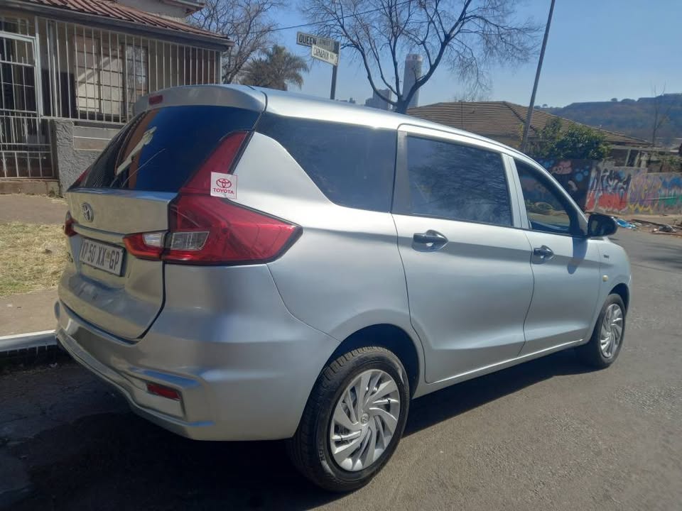 2022 Toyota Rumion 1.5 7Seater, Petrol Manual, Blue, 54000Kms