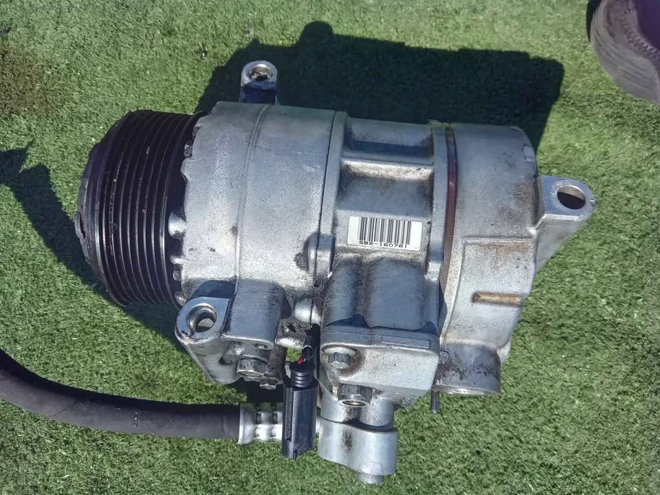 MERCEDES BENZ OM642 3.0 DIESEL ENGINE AIRCON PUMP FOR SALE W164/ SPRINTER /W204 /W212/ VITO