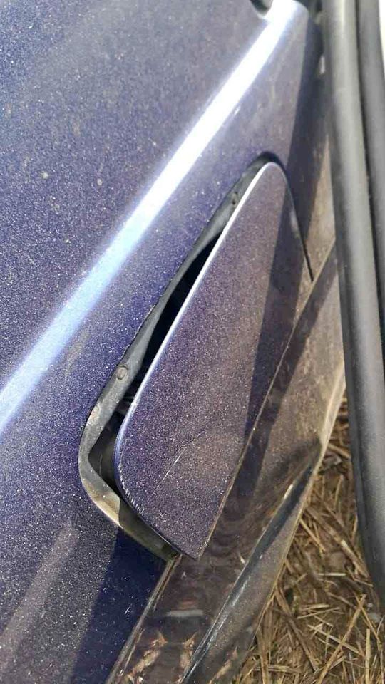 BMW E90 petrol flap - Private Seller