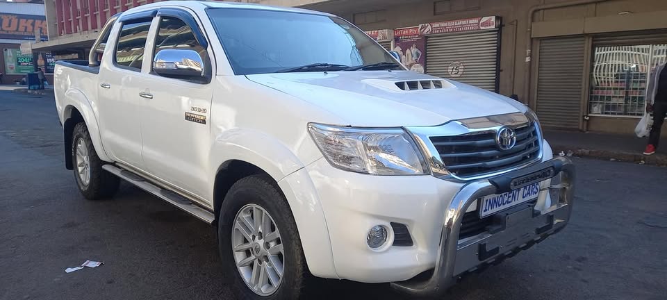 2011 TOYOTA HILUX 3.0D 4D 4×4 , MANUAL, WHITE COLOUR, MILEAGE 93000KMS,
