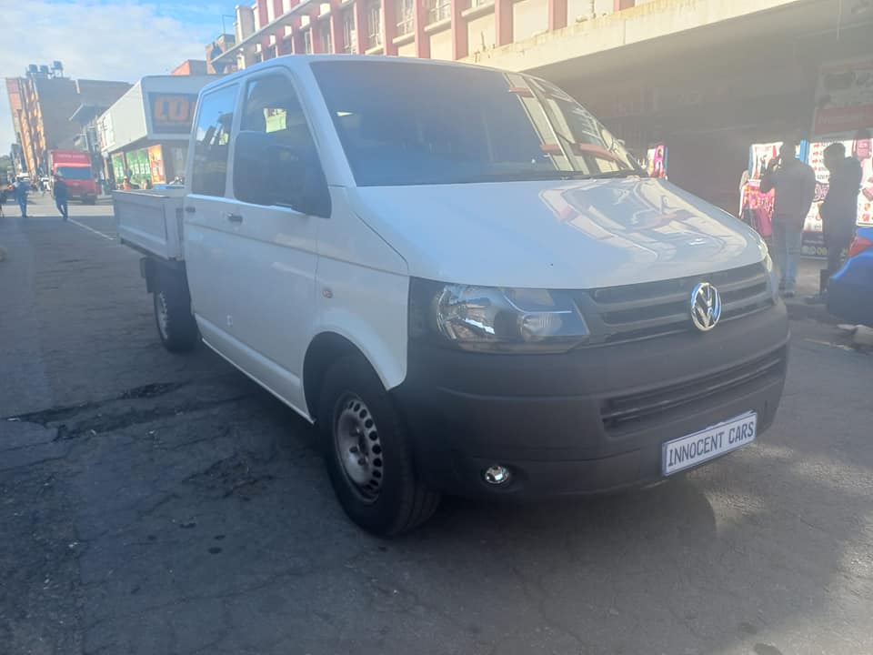2015 VW TRANSPORTER 2.0TDI DIESEL BAKKIE, DOUBLE CAB, MANUAL, WHITE COLOUR, 155000KM.