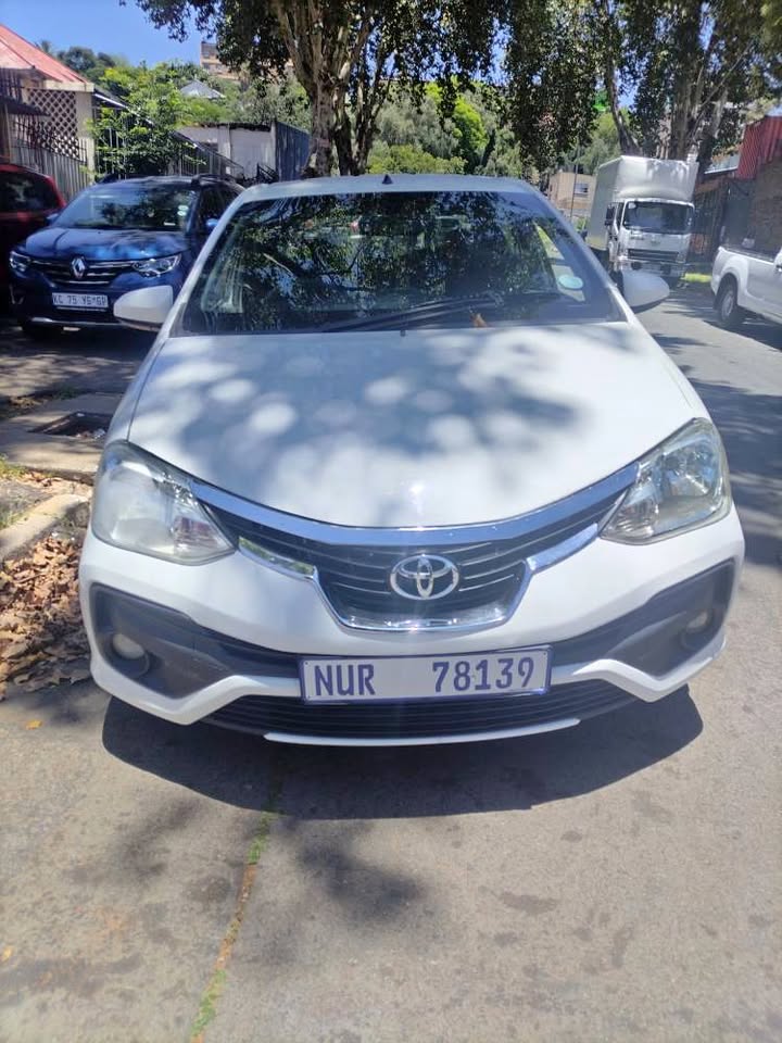 2015 Toyota etios 1.5 sedan