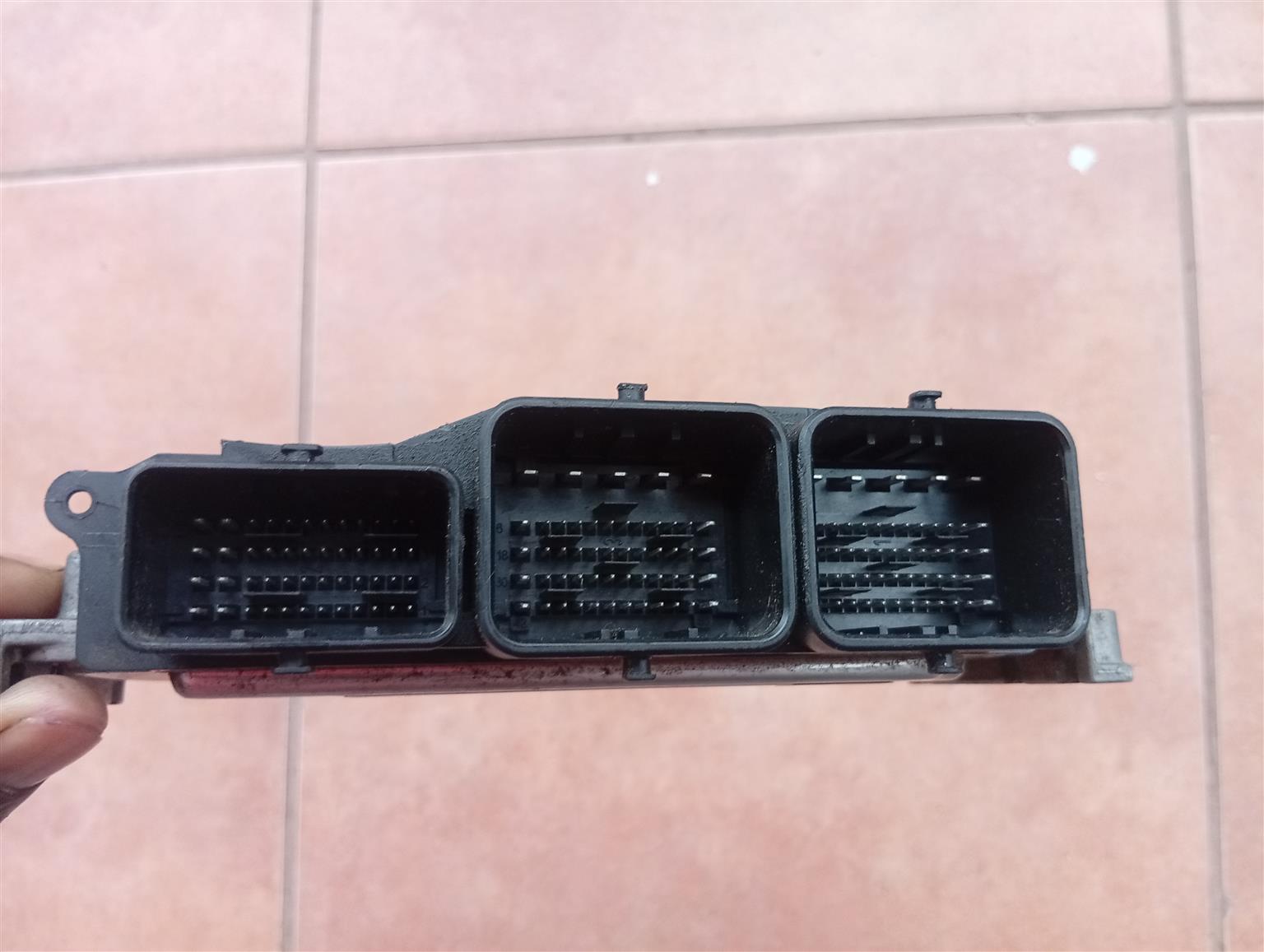 Peugeot 2008 ECU computer box Bosch 0281030546 9666729580 EDC17C10 - Private Seller Peugeot 2008 ECU computer box Bosch 0281030546 9666729580 EDC17C10 - Private Seller