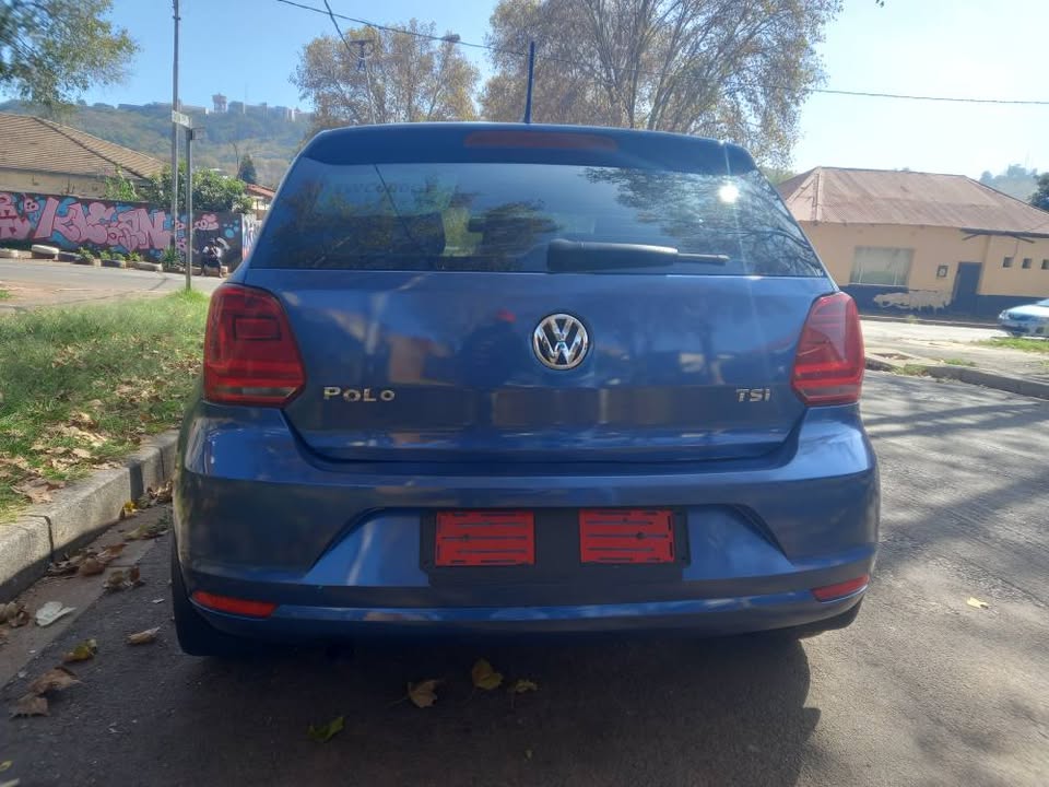 2017 V W polo Tsi 1.2 Petrol, Manual, Blue. Leather seat, Spere key, 138 000