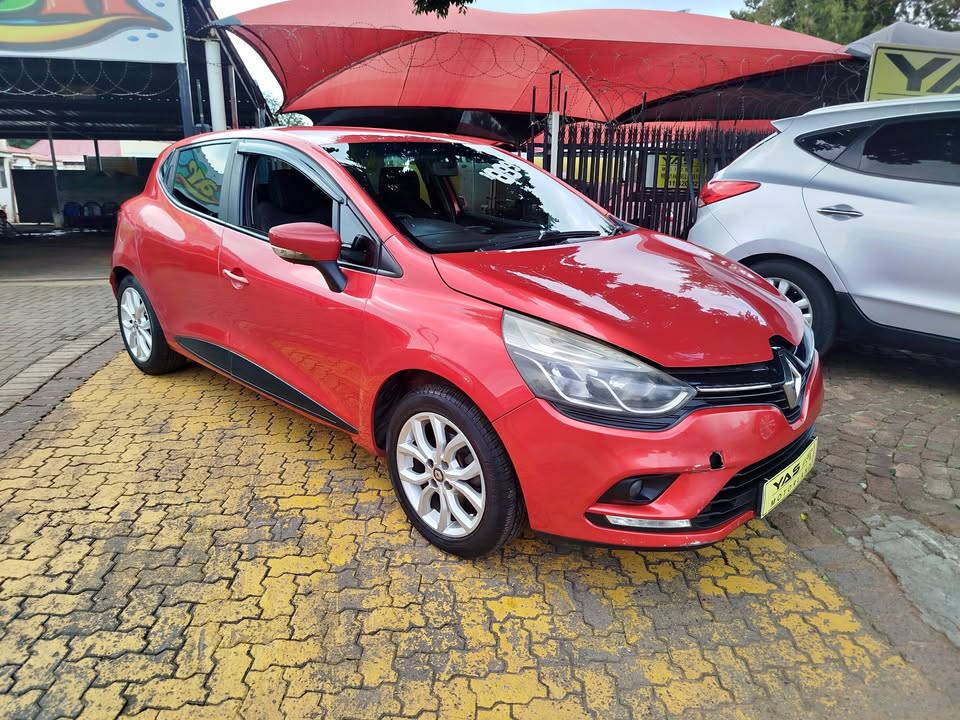 Used 2017 Renault Clio 1.4 Expression 5-door - Private Seller Used 2017 Renault Clio 1.4 Expression 5-door - Private Seller