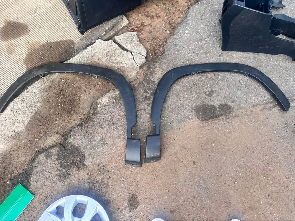 Toyota Corolla cross front left and right wheel arch - Private Seller Toyota Corolla cross front left and right wheel arch - Private Seller