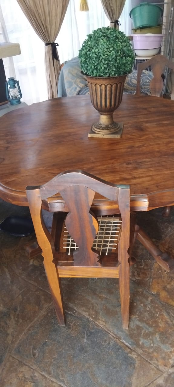 Kiaat Dining Room Table with 6 Chairs
