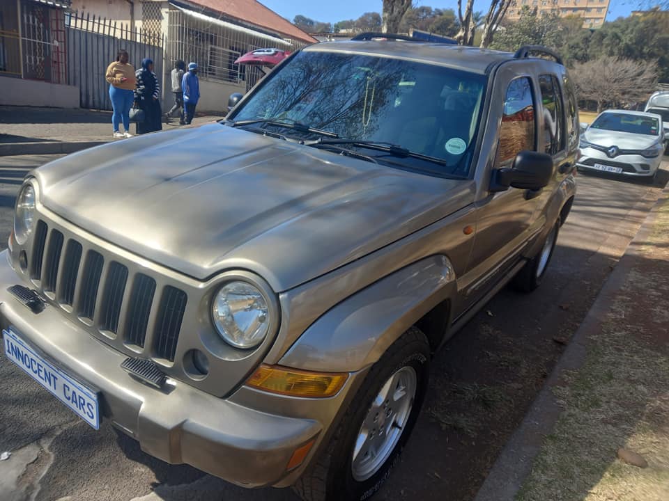 2008 JEEP CHEROKEE SPORT 3.7L ENGINE PETROL, AUTOMATIC 4X4, GREY COLOR, MILEAGE 176000KMS,