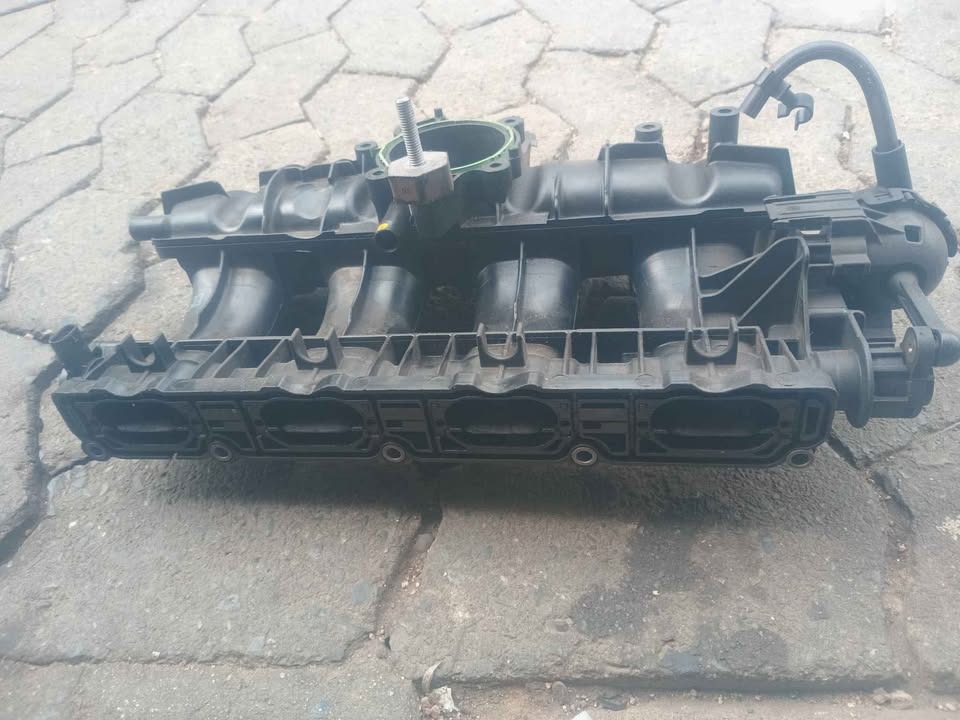 Intake Manifold From 2010 Audi A4 Quattro AA OEM - Private Seller Intake Manifold From 2010 Audi A4 Quattro AA OEM - Private Seller
