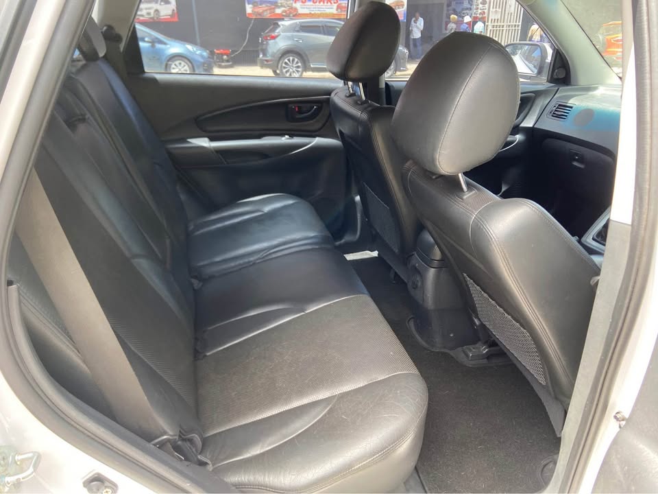 2010 Hyundai Tucson 2.0 107000km manual