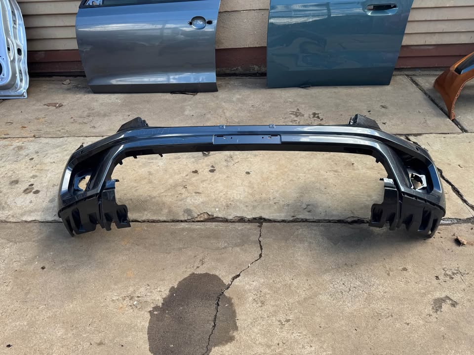 Ford Everest Next-Gen Front Bumper - Private Seller Ford Everest Next-Gen Front Bumper - Private Seller